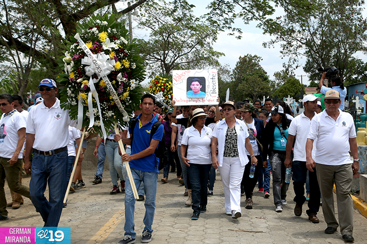 Conmemoran 17 aniversario de la ca&iacute;da de Roberto Gonz&aacute;lez